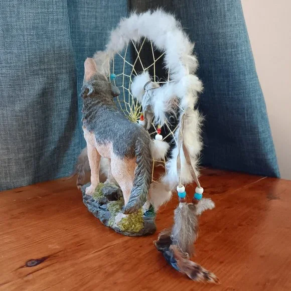 **SALE, SALE** Limited Edition Dream Catcher & Howling Wolf Statue - Picture 10 of 10
